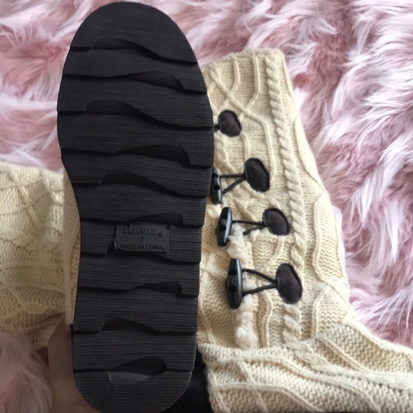 Boots - Picture 6 of 6